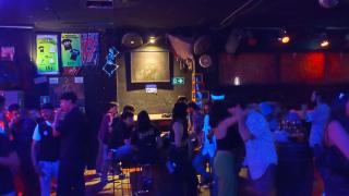 El bar rockero Hijos de Caín, en escac després del seu precinte: els seus 'parroquians' demanen a Collboni la seva reobertura