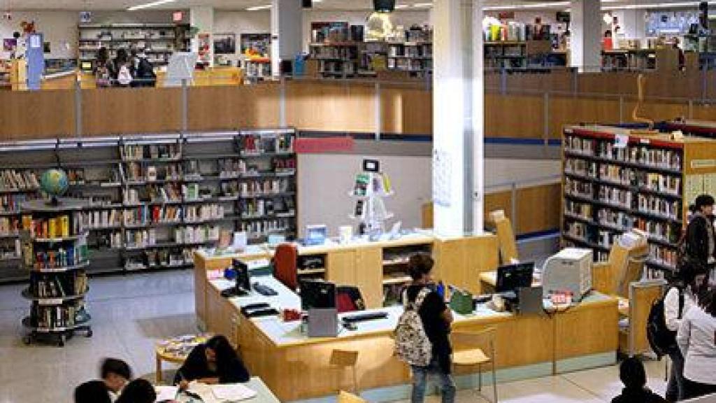 Biblioteca Llefià Xavier Soto en imagen de archivo