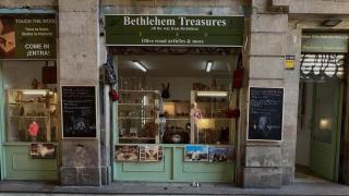Exterior de la tienda Bethlehem Treasures de Barcelona
