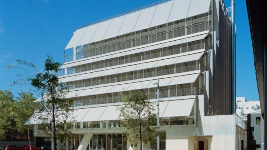 Edificio de oficinas en el número 122 de la calle Llull en el 22@ de Barcelona