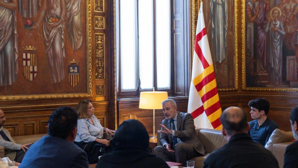 Jaume Collboni durante el encuentro con la comunidad venezolana de Barcelona