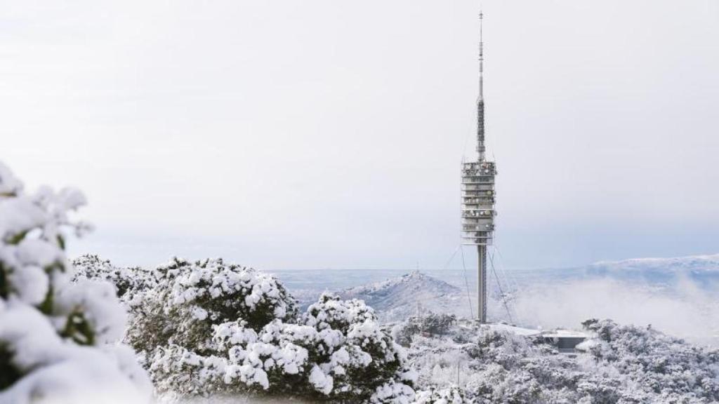 La Torre de Collserola en Barcelona nevada