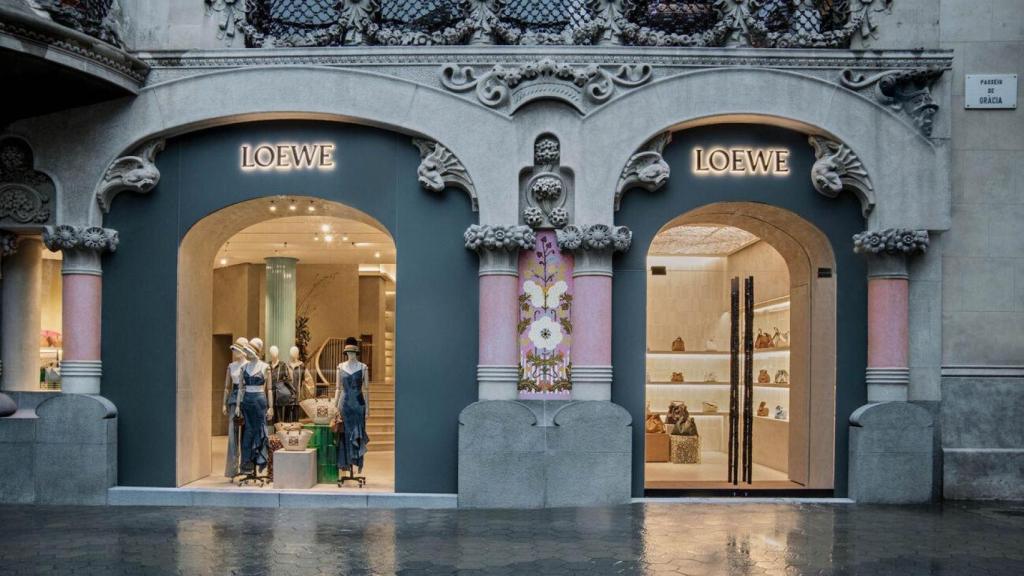 Tienda de Loewe en el paseo de Gràcia de Barcelona, en el edificio de la Casa Lleó Morera