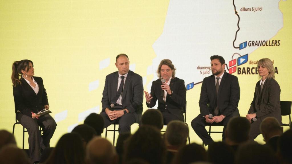 Los alcaldes durante la presentación del evento del Tour de Francia 2026