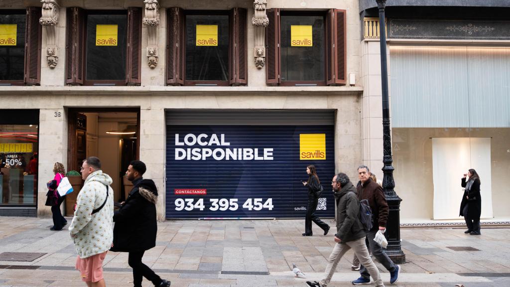 Local de Portal de l’Àngel donde se instalará Orange antes ocupado por Vodafone