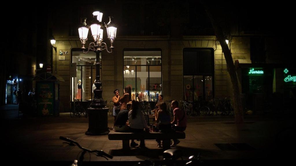 Persones al carrer del Passeig del Born en una imatge d'arxiu