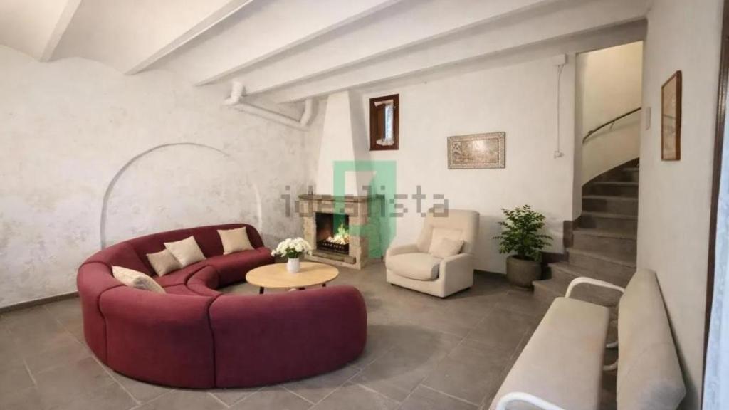 Una de les sales del castell de Canyet, Badalona