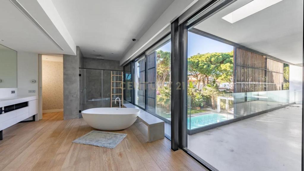 Interior de la casa de Marc Bartra en Castelldefels