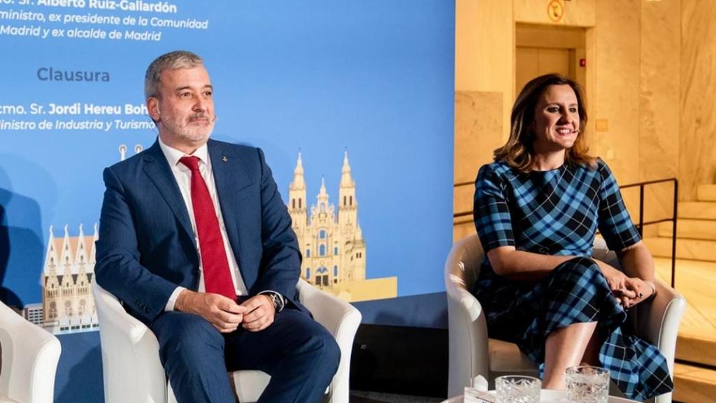 El alcalde de Barcelona, Jaume Collboni, junto a la alcaldesa de Valencia, María José Català