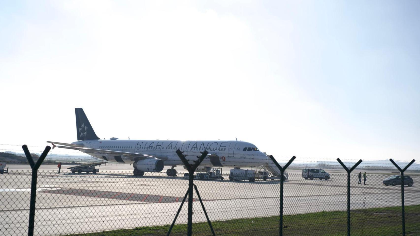 Avión que ha aterrizado de emergencia en Barcelona