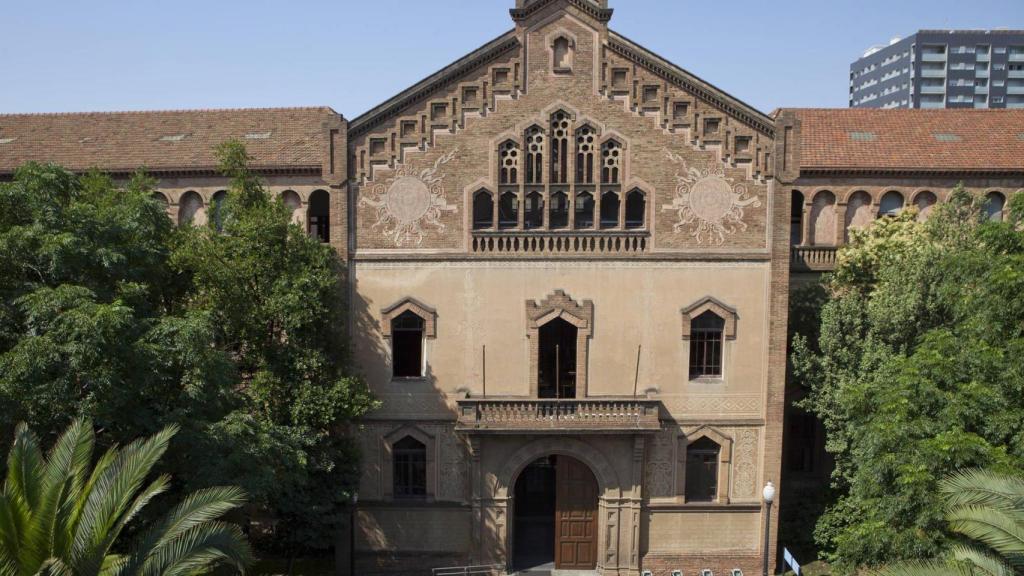 Edificio de la residencia Ramon Llull de Barcelona