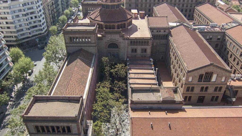 Vista des de l'aire de l'Escola Industrial de Barcelona