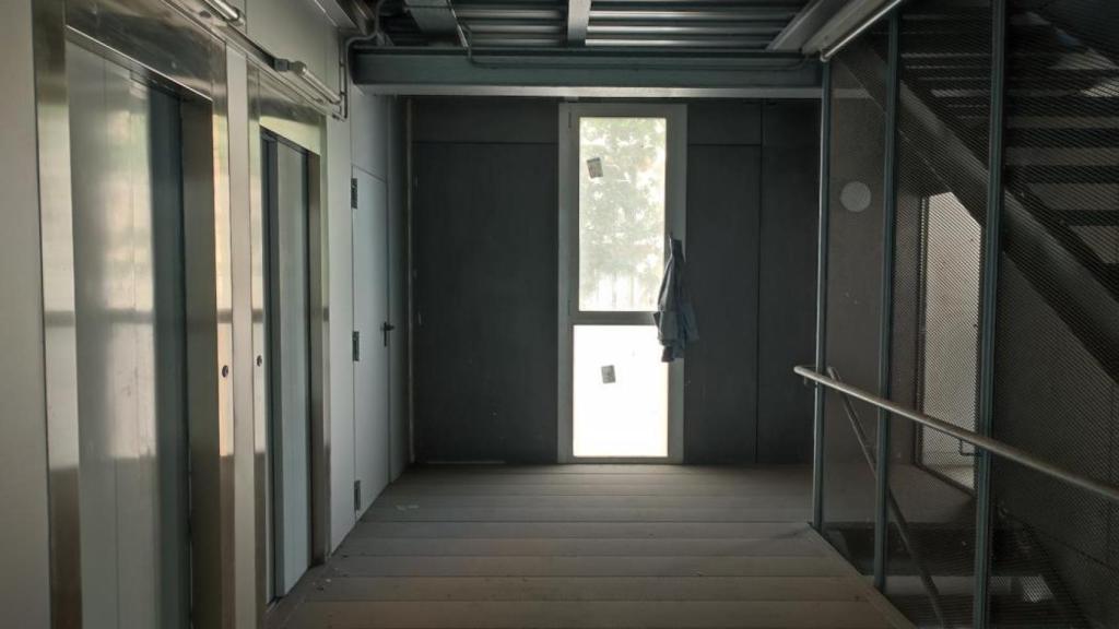 Bloc d'habitatges buit al carrer Londres de Barcelona