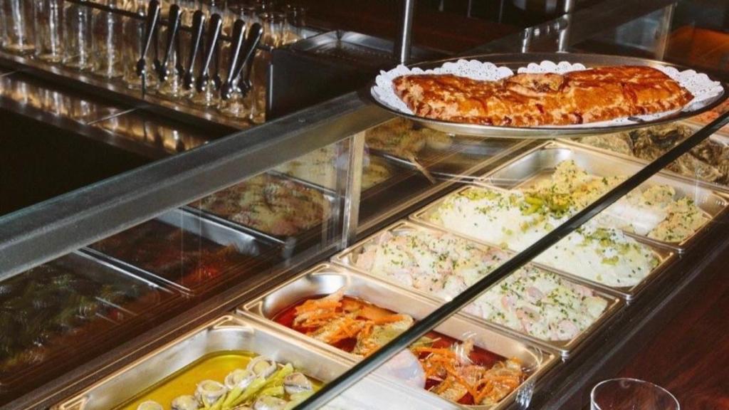 Aparador del restaurante Cervecería Seis Cuarenta de Barcelona