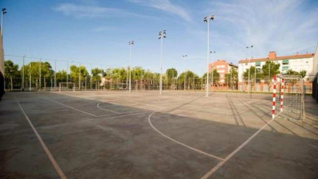 Les pistes exteriors del CEM Julio Méndez en una imatge d'arxiu