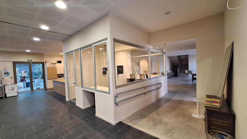 Interior del edificio renovado de Can Ricart en Barcelona