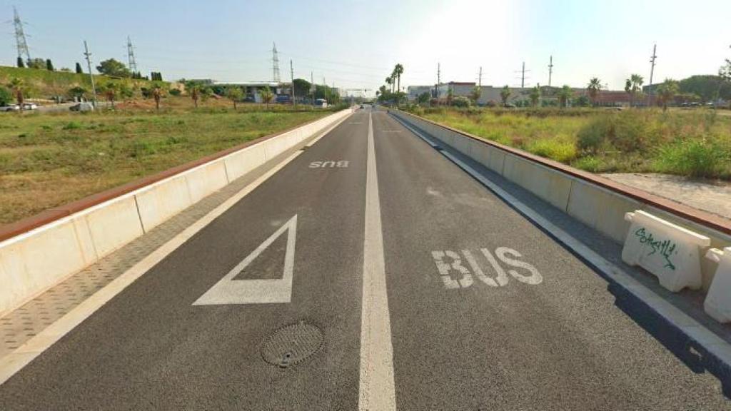 Carril bus exclusivo en la C-245 en el Baix Llobregat