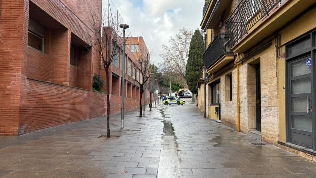 Carrer d'Esplugues afectat per la fuita de gas