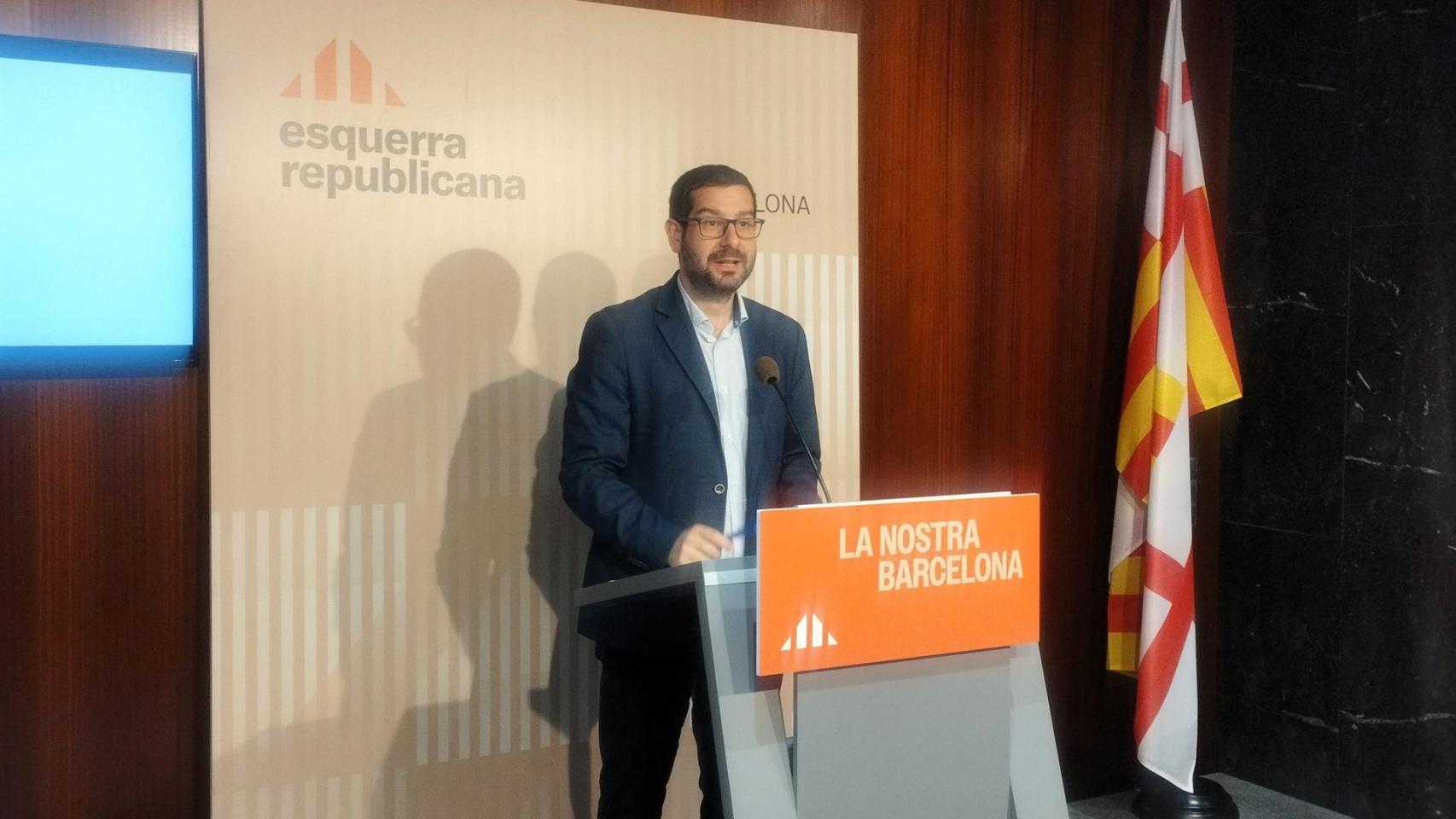 El concejal de ERC en Ayuntamiento de Barcelona, Jordi Castellana en una rueda de prensa