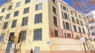 Una familia denuncia posibles "tocamientos" a su hija en un colegio público de Barcelona por parte de otro menor