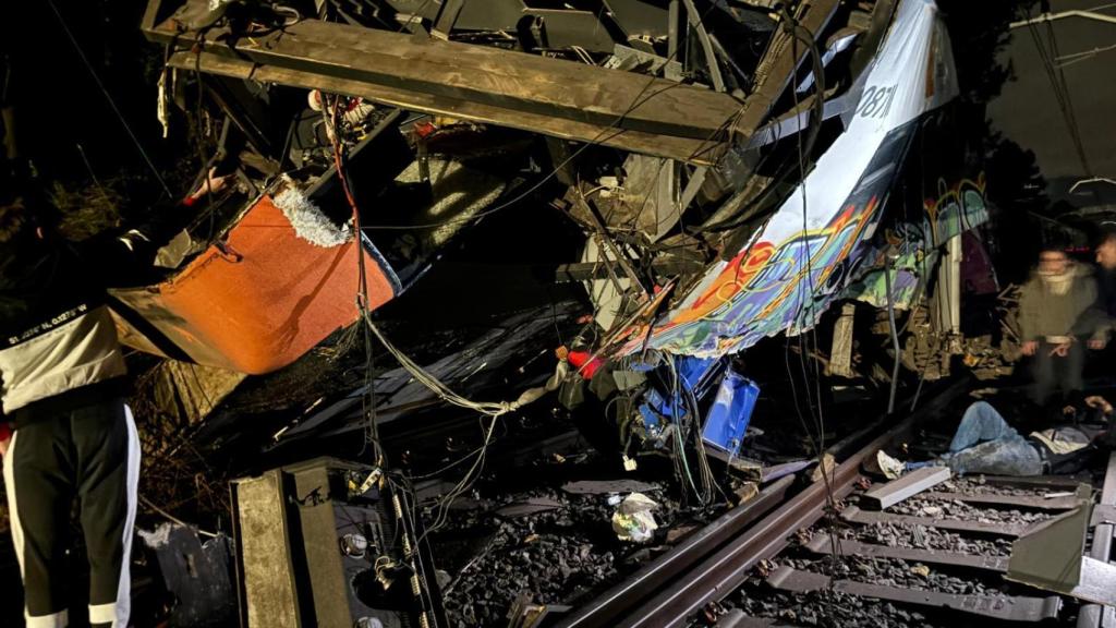 Tren de les R4 que ha descarrilat a Gelida