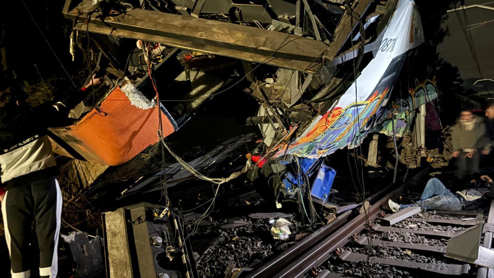 Tren de las R4 que ha descarilado en Gelida