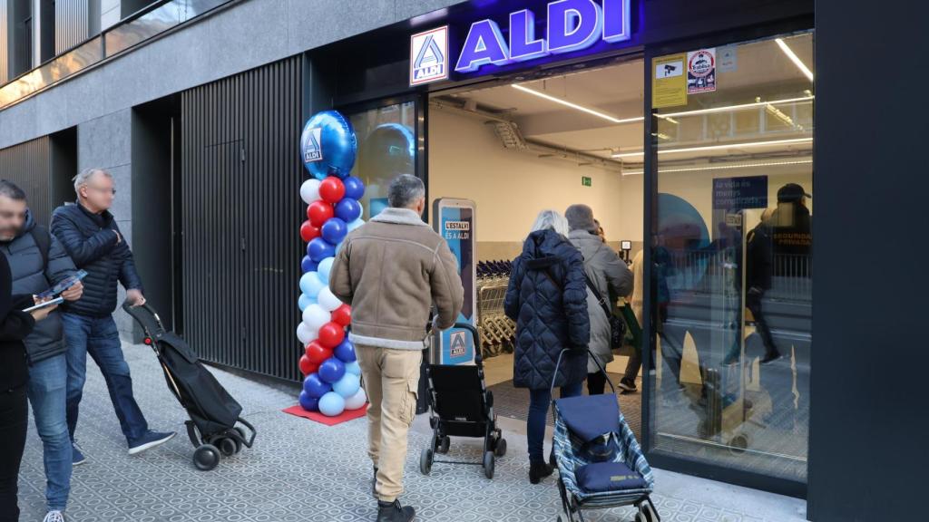 Apertura del supermercado Aldi de la calle Sardenya