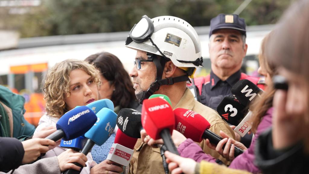 Bomberos en declaraciones a los medios por el accidente del tren en Gelida