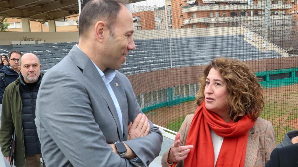 Visita del conseller Berni Álvarez, junto a la alcaldesa de Viladecans, Olga Morales