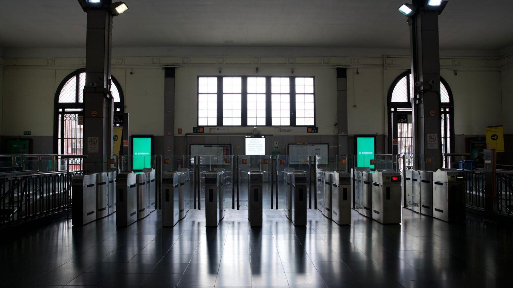Estación de Rodalies vacía debido al paro