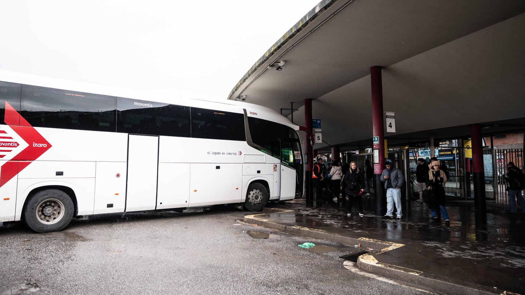 Estación de autobuses en Fabra y Puig