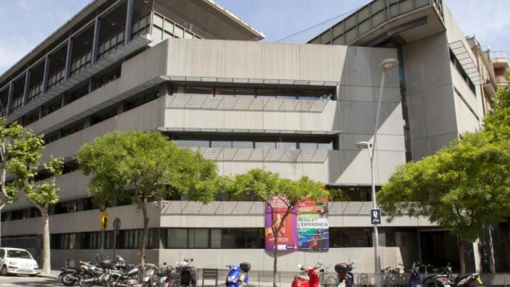 El centre cívic Cotxeres de Borrell