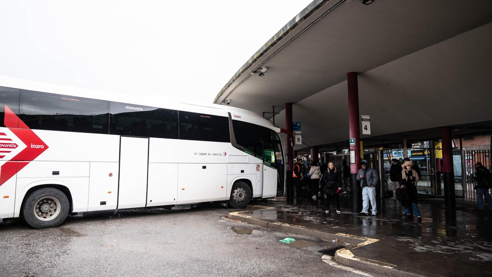 Estación de autobuses en Fabra y Puig