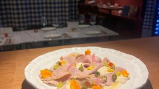 Un planto de el nuevo restaurante de cocina ochentera de Barcelona