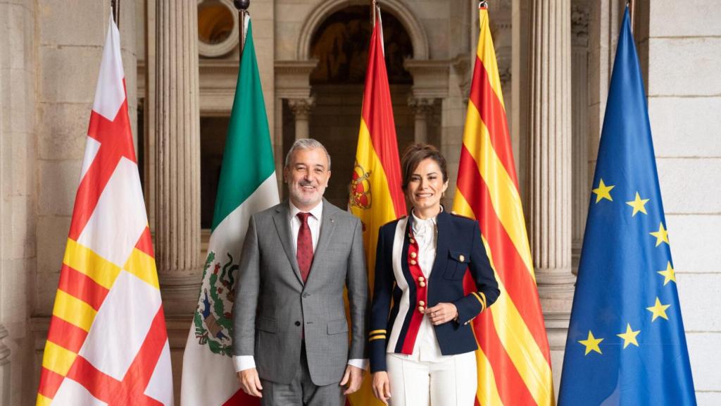 El alcalde de Barcelona, Jaume Collboni, y la presidenta municipal de Guadalajara, Verónica Delgadillo