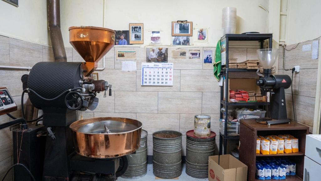 El tostador de Café Salvador en la Barceloneta