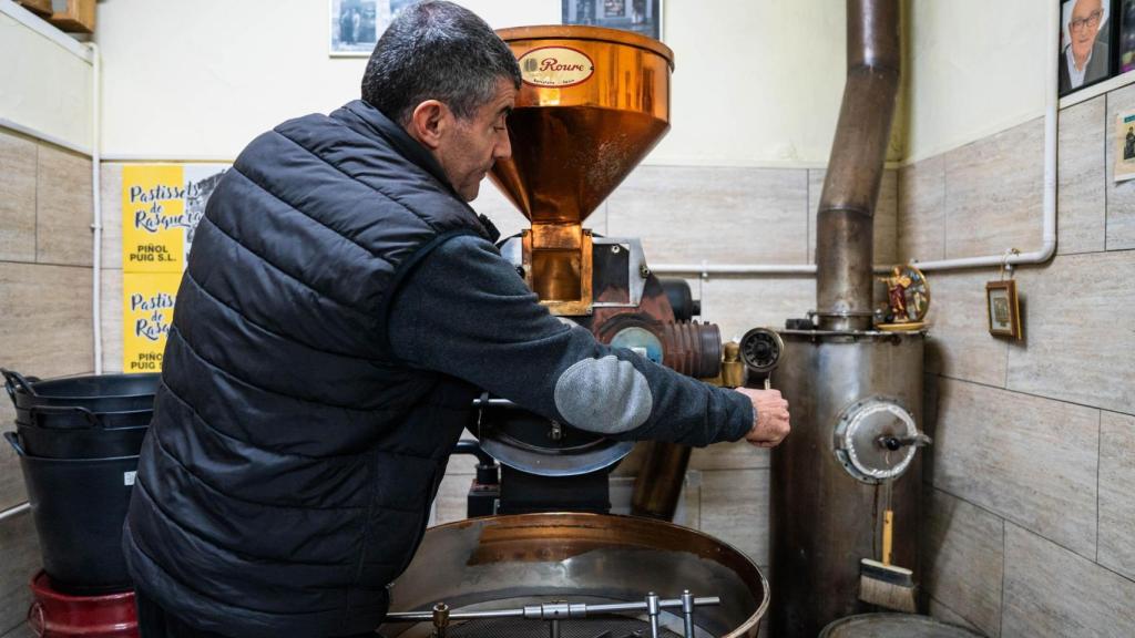 Miquel al torrador de Cafè Salvador a la Barceloneta