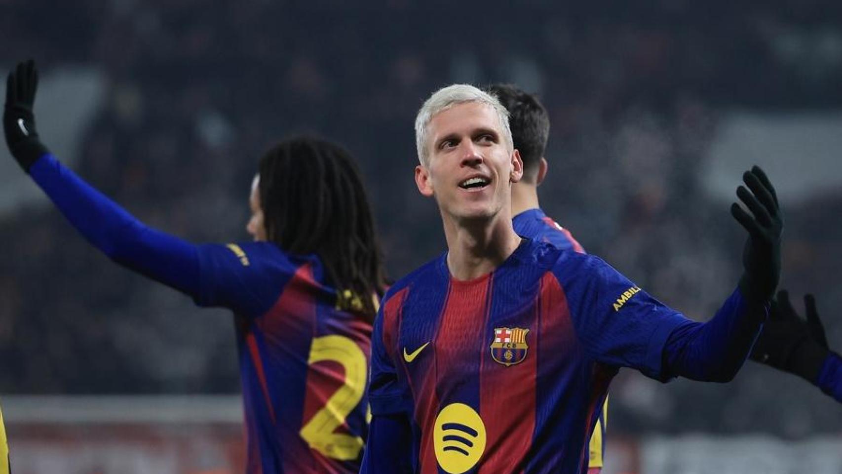 Dani Olmo celebra su gol al Oviedo