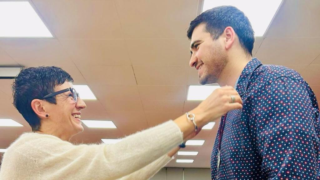 La alcaldesa Filo Cañete nombrando concejal a Marc Talaverón