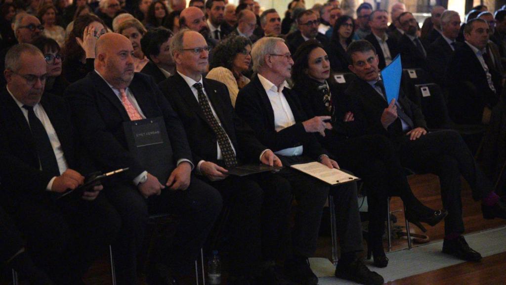 Miembros del patronato antes del inicio del acto