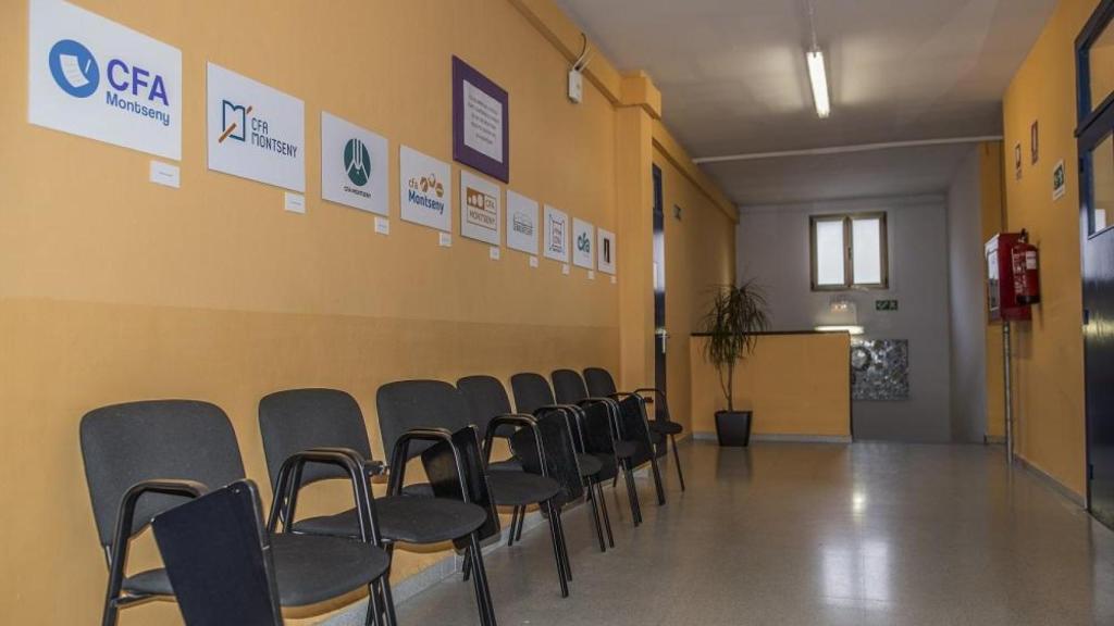 Interior de uno de los centros de formación de adultos de Sant Adrià