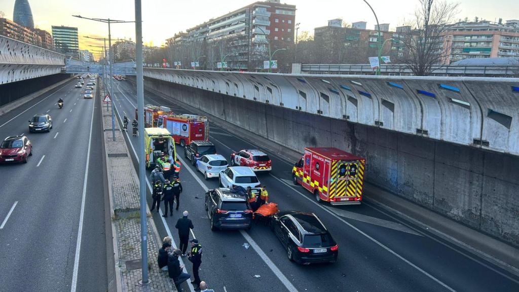 Accidente múltiple en Barcelona: siete vehículos colisionan en la Gran Via