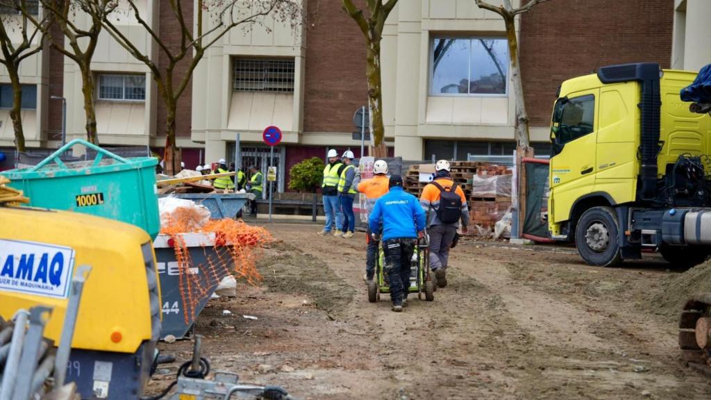 Trabajadores en las obras del auditorio