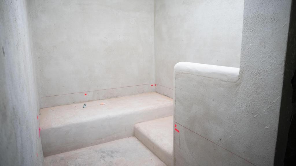 Una de las celdas de la futura comisaría de la Policía Local de Santa Coloma