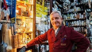 Ramón Segarra, última generación de la droguería Rovira: "El comercio local es el motor de Barcelona"
