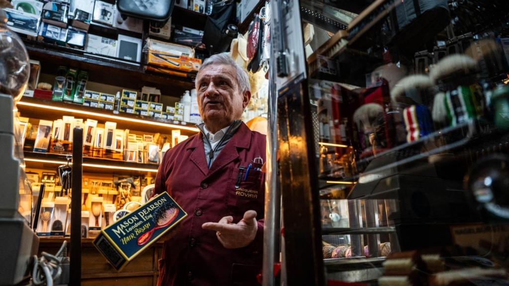 Ramón Segarra en la Droguería Rovira