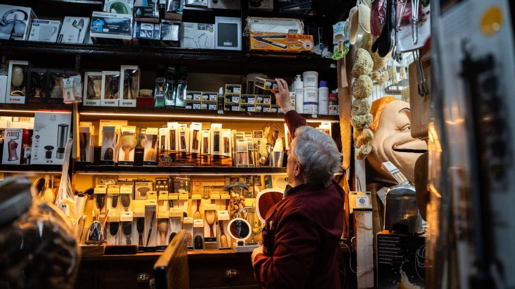 Ramón Segarra a la Drogueria Rovira