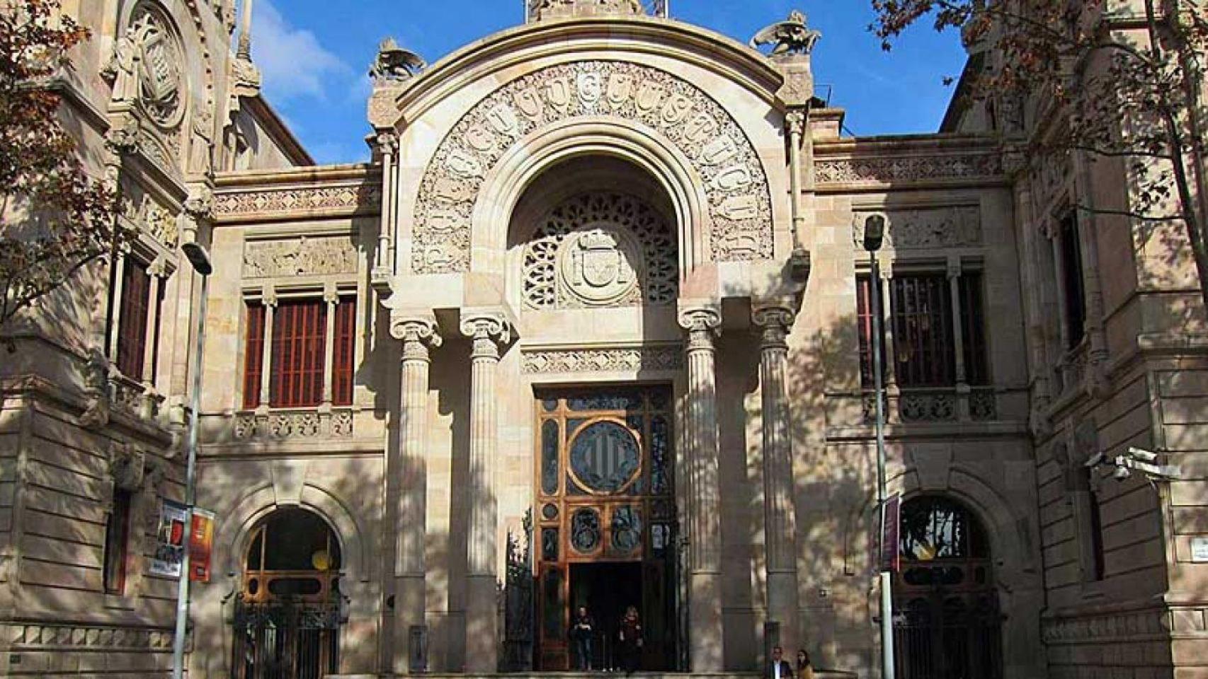 Barcelona courthouse exterior where prosecutors contested release of parents in an infant abuse case
