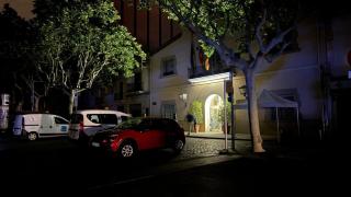 Fachada del Ayuntamiento de Esplugues, en la plaza de Santa Magdalena