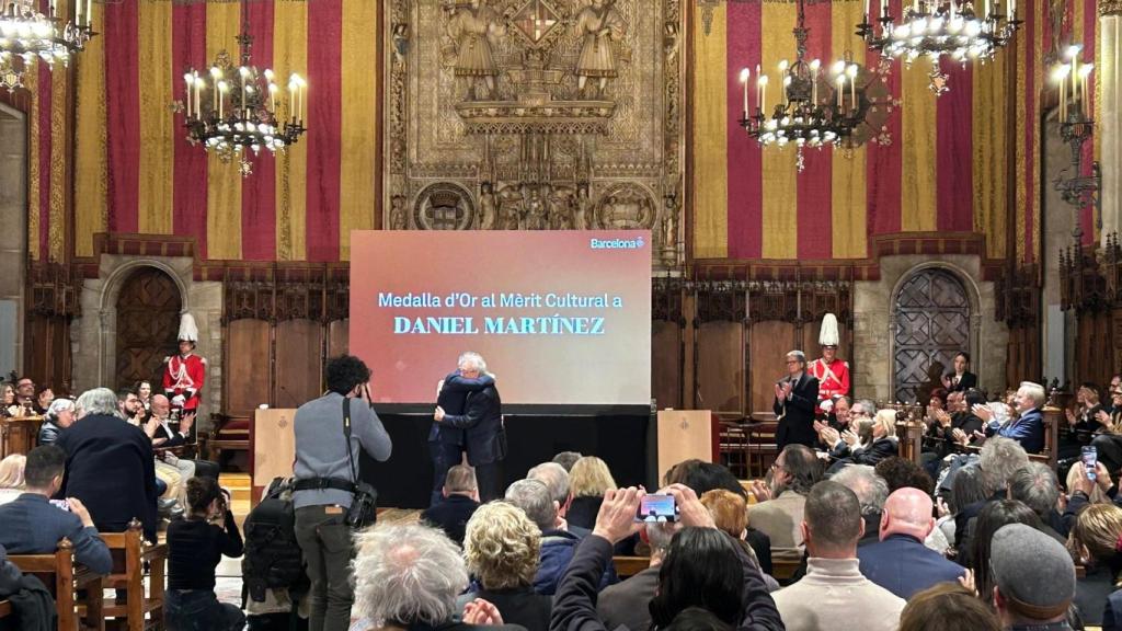 Jaume Collboni s'abraça amb Daniel Martínez